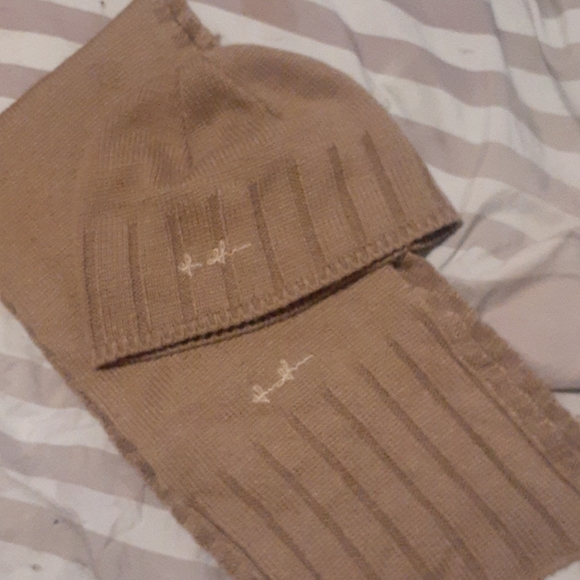 Scarf and Hat Louis Garneau - Picture 2 of 5